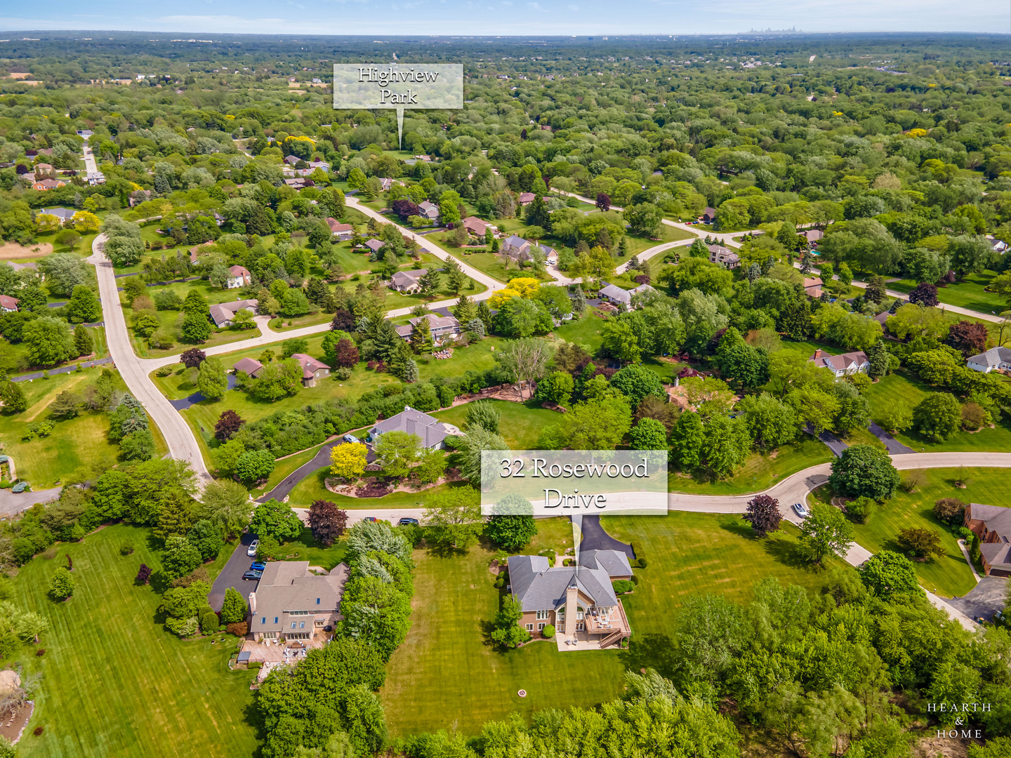 32 Rosewood Drive, Hawthorn Woods, IL 60047