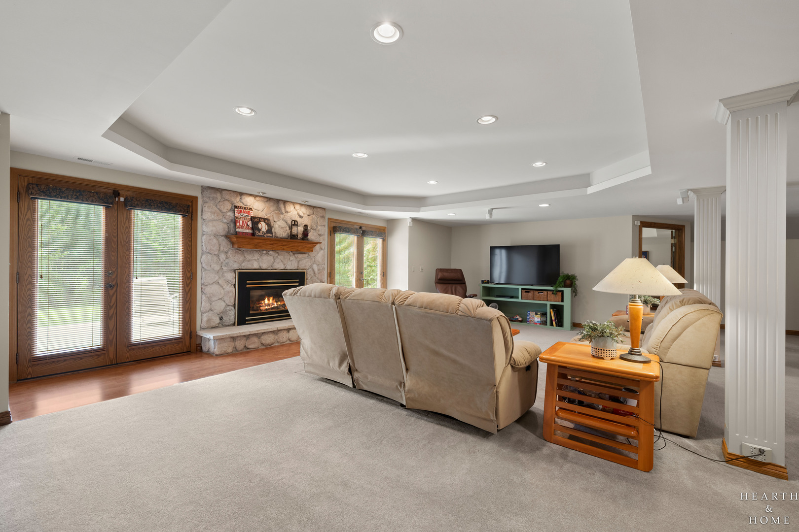 32 Rosewood Drive, Hawthorn Woods, IL 60047