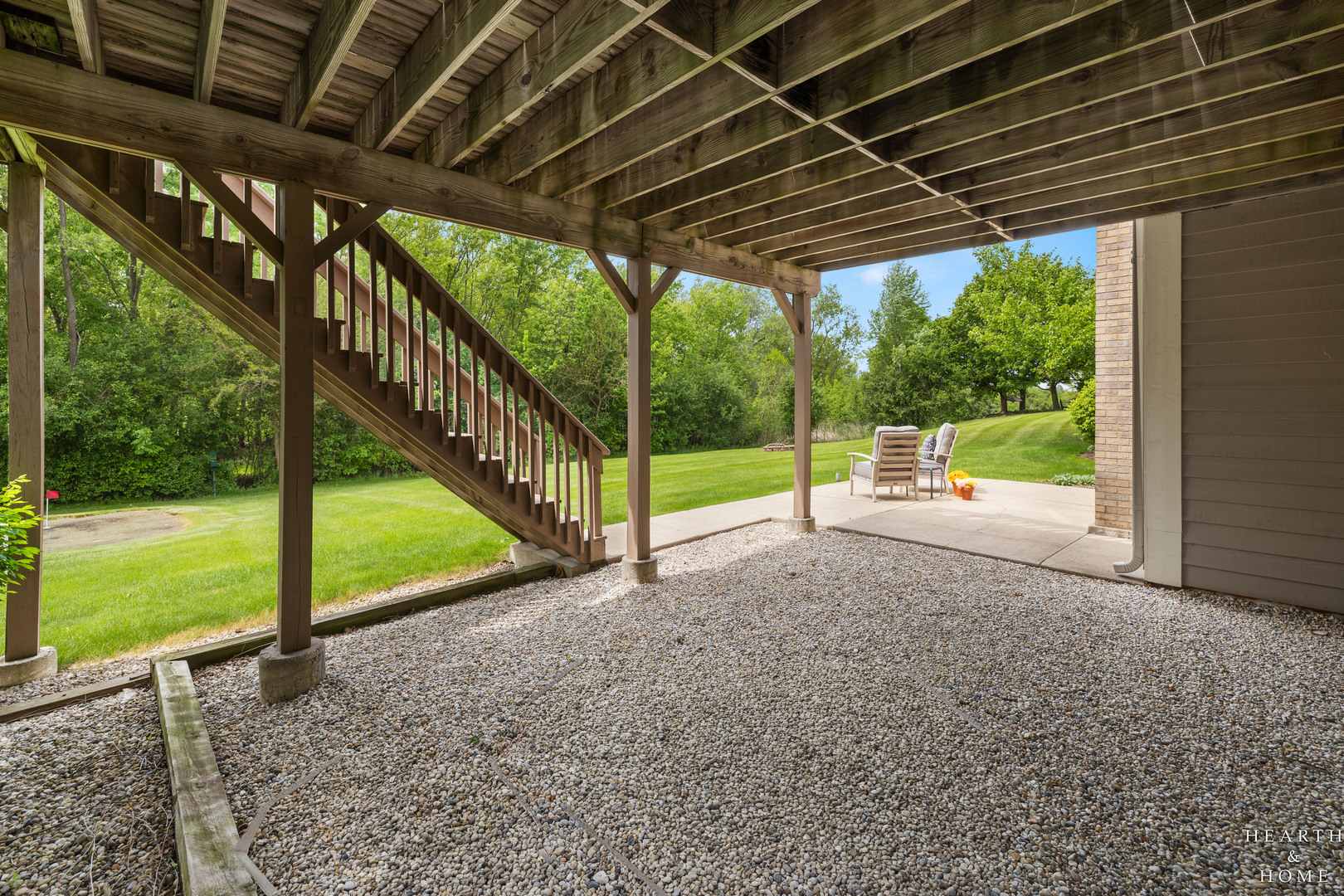 32 Rosewood Drive, Hawthorn Woods, IL 60047