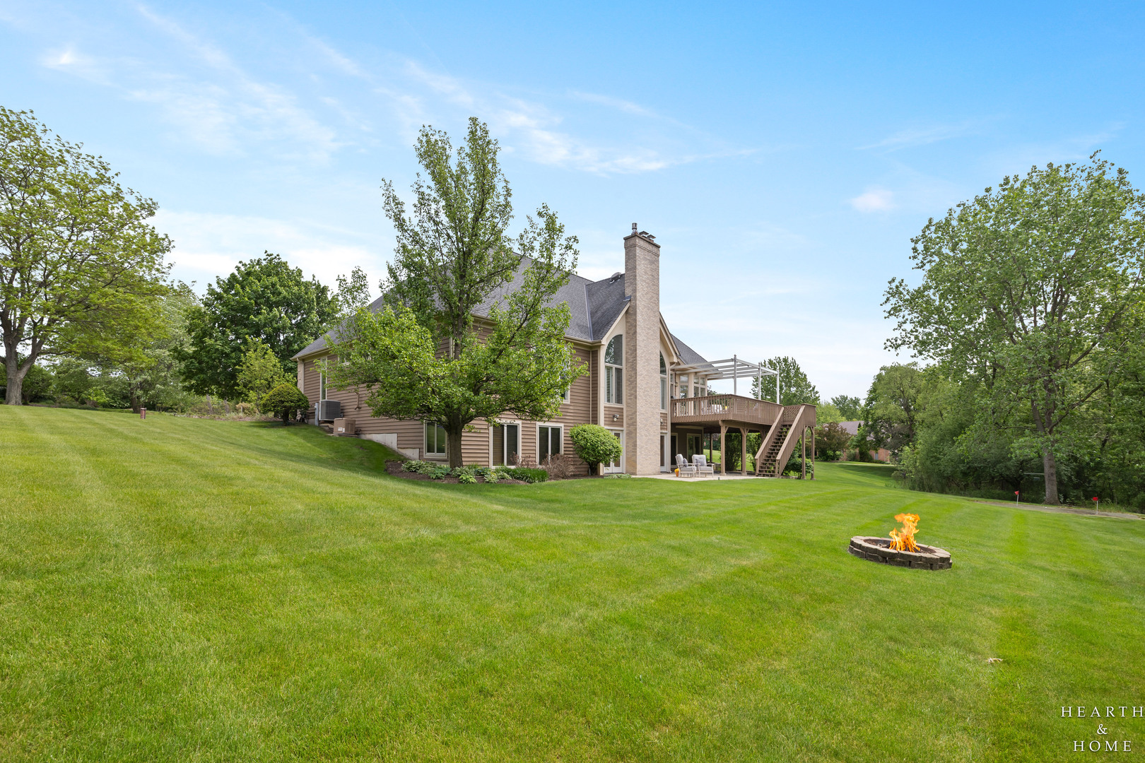 32 Rosewood Drive, Hawthorn Woods, IL 60047
