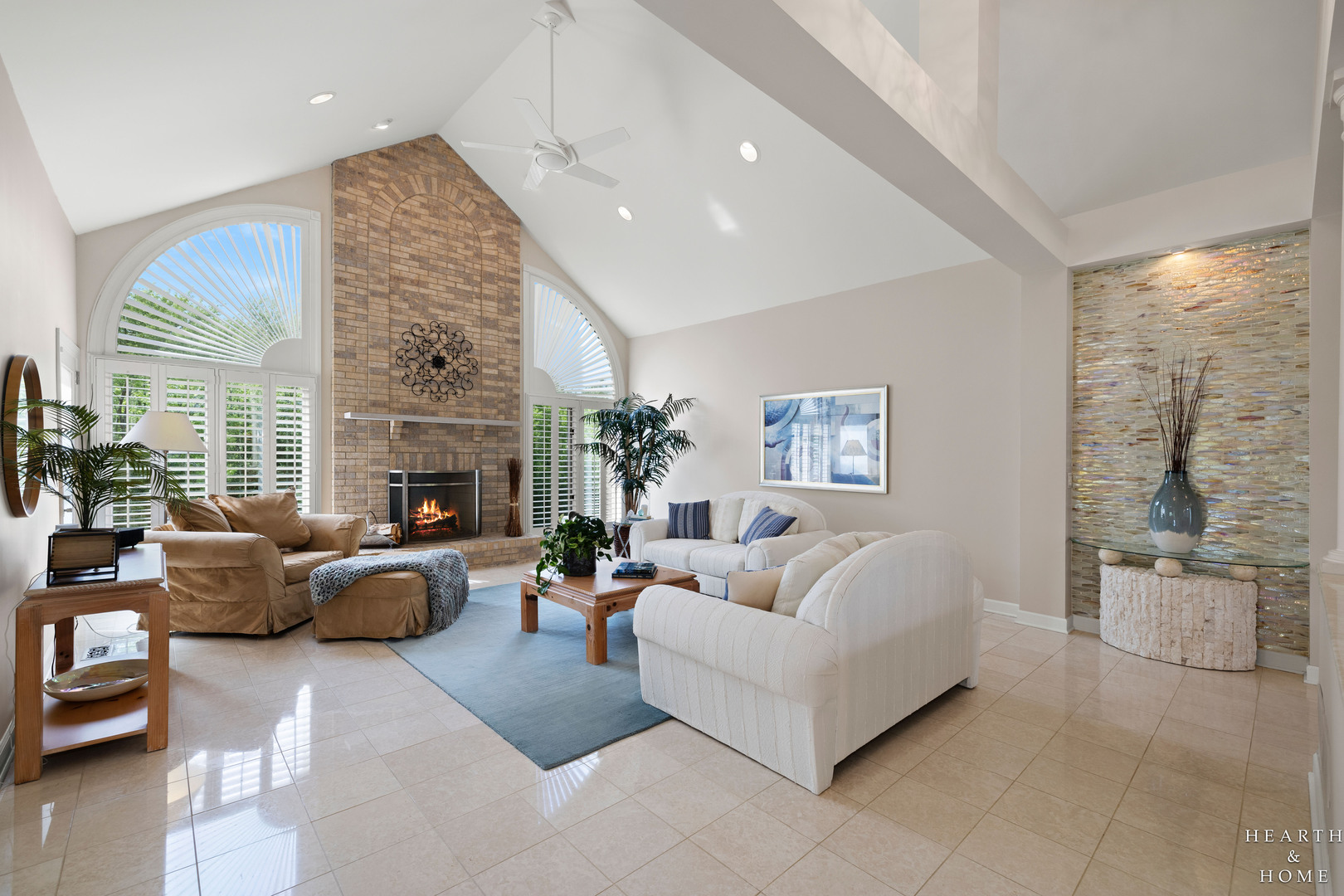 32 Rosewood Drive, Hawthorn Woods, IL 60047
