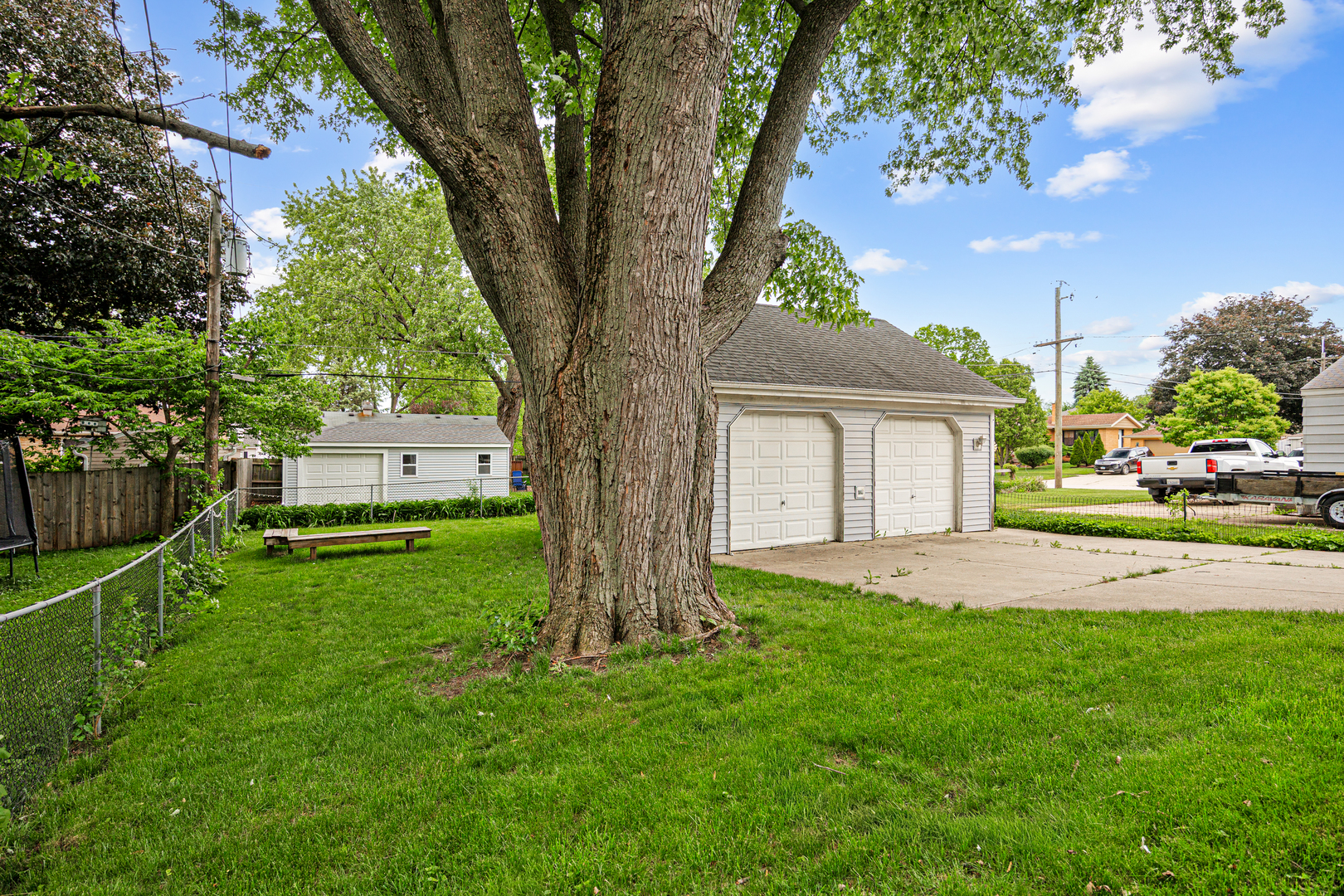 207 N Crest Avenue, Bartlett, IL 60103