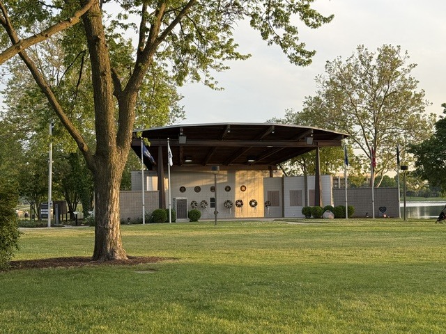 2185 Lee Street, Des Plaines, IL 60018