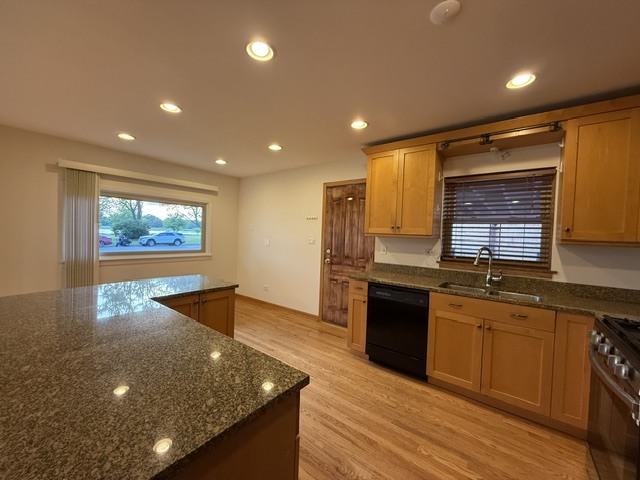 2185 Lee Street, Des Plaines, IL 60018