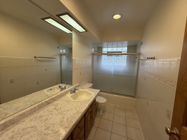 2185 Lee Street, Des Plaines, IL 60018