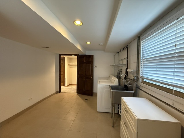 2185 Lee Street, Des Plaines, IL 60018