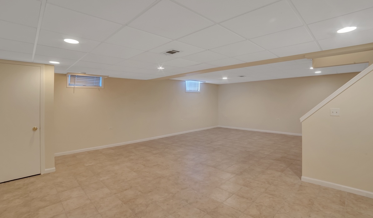 9041 Sunrise Lane, Orland Park, IL 60462