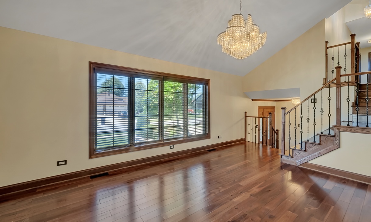 9041 Sunrise Lane, Orland Park, IL 60462