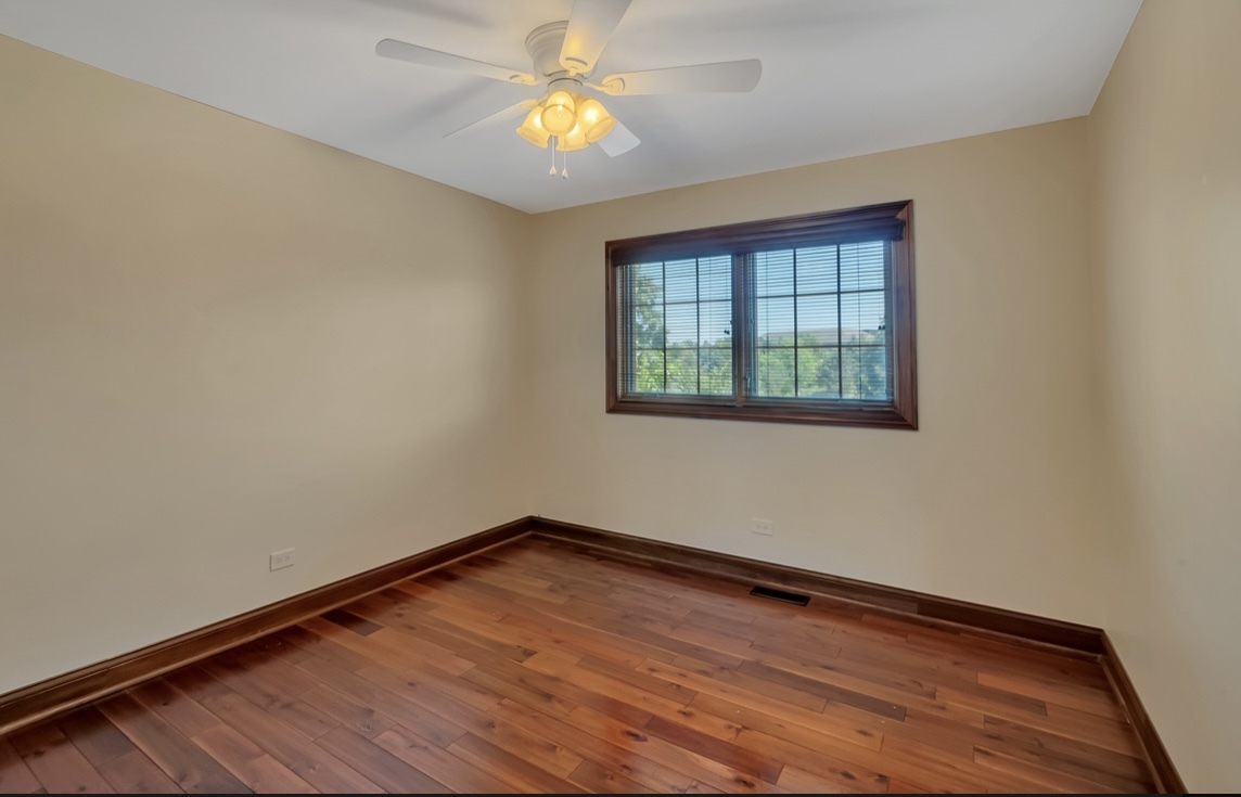 9041 Sunrise Lane, Orland Park, IL 60462