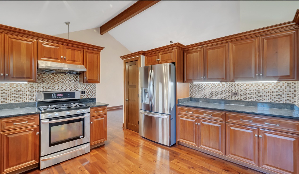 9041 Sunrise Lane, Orland Park, IL 60462
