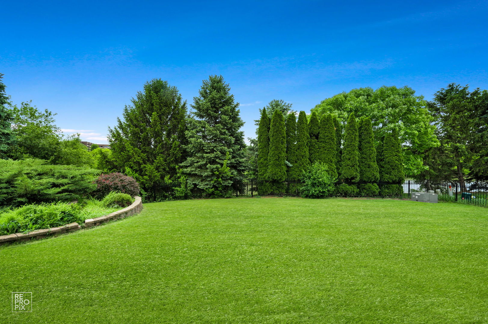 9041 Sunrise Lane, Orland Park, IL 60462
