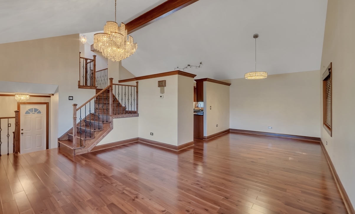 9041 Sunrise Lane, Orland Park, IL 60462
