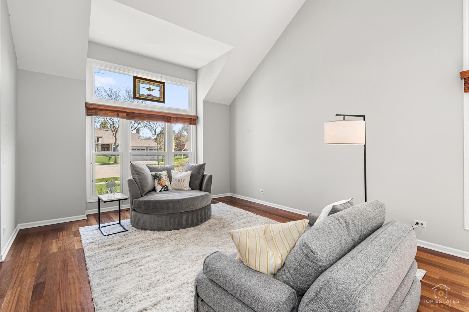 2116 Birchwood Lane, Buffalo Grove, IL 60089