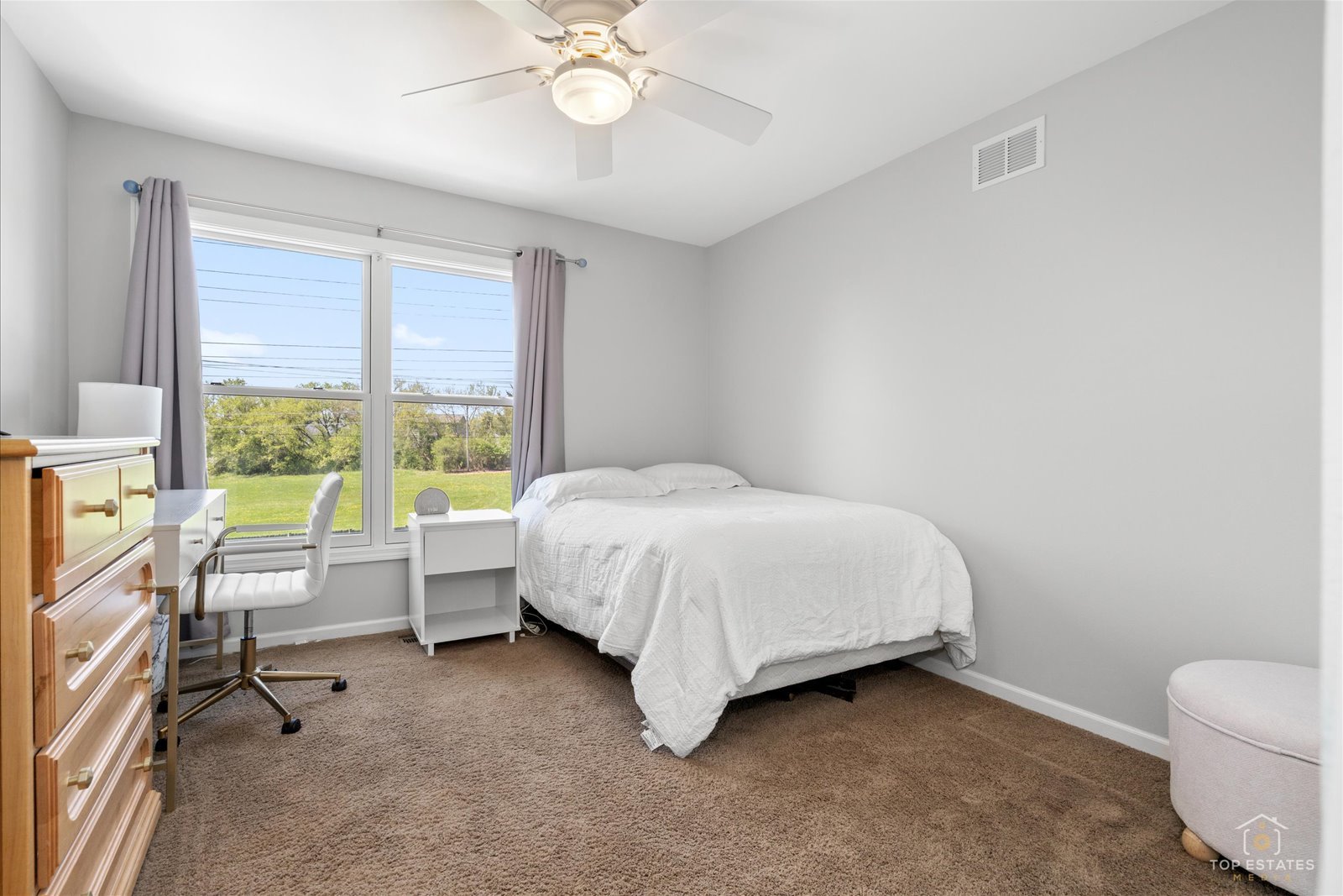 2116 Birchwood Lane, Buffalo Grove, IL 60089