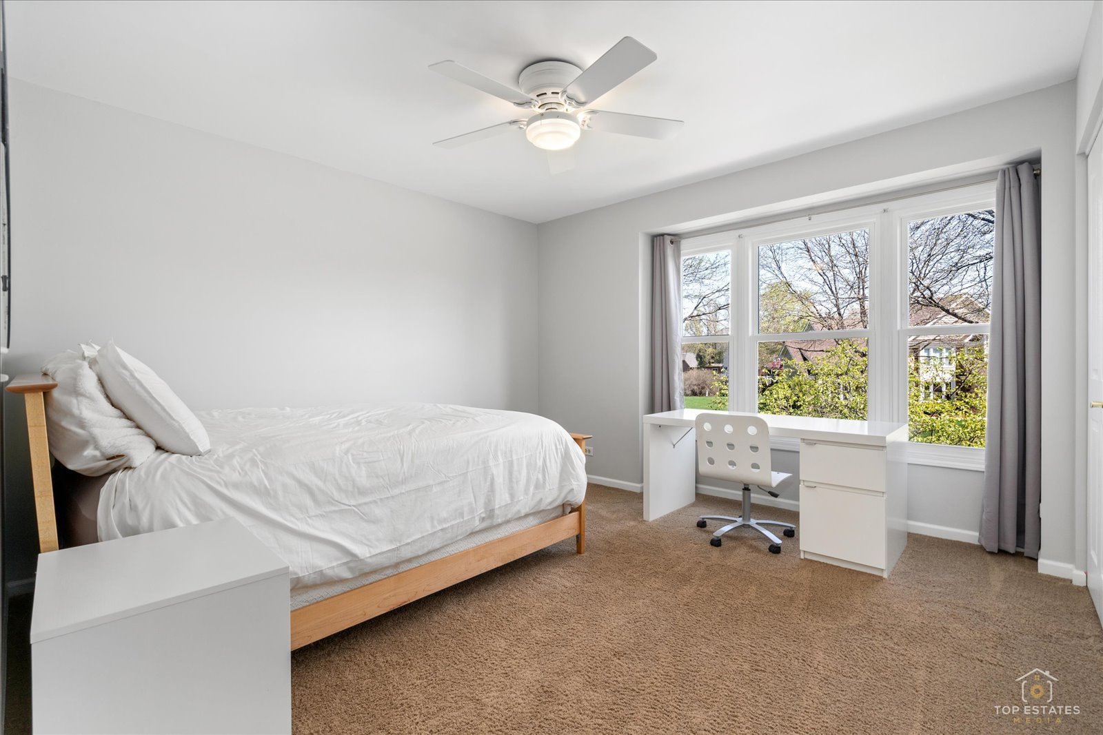 2116 Birchwood Lane, Buffalo Grove, IL 60089