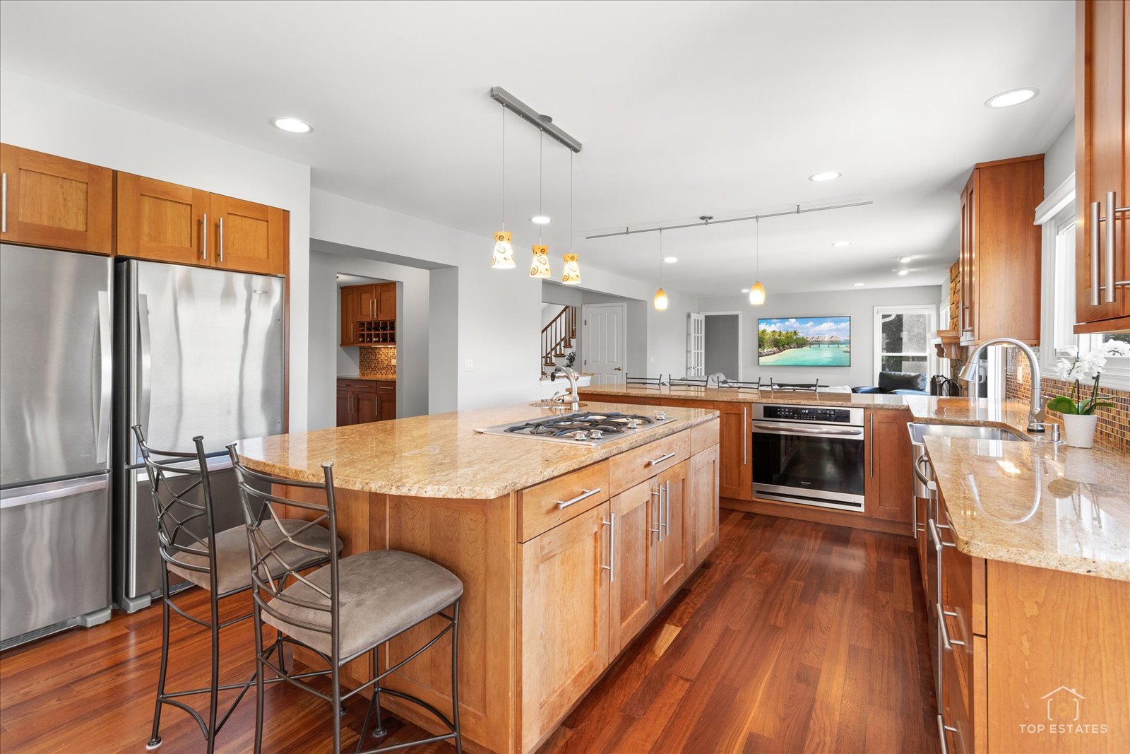 2116 Birchwood Lane, Buffalo Grove, IL 60089