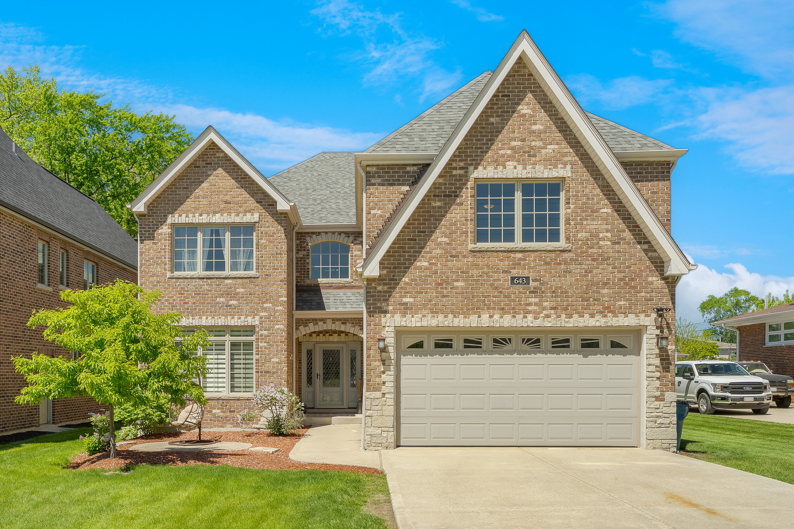 643 W Crockett Avenue, Elmhurst, IL 60126