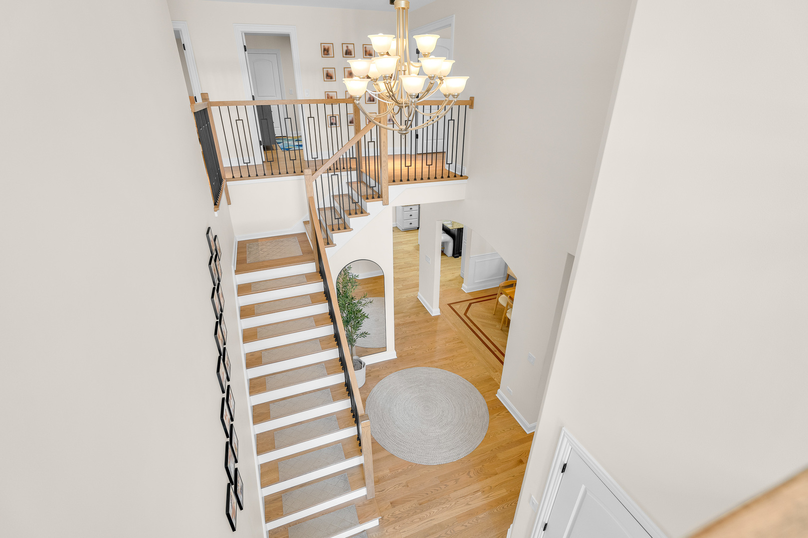 643 W Crockett Avenue, Elmhurst, IL 60126
