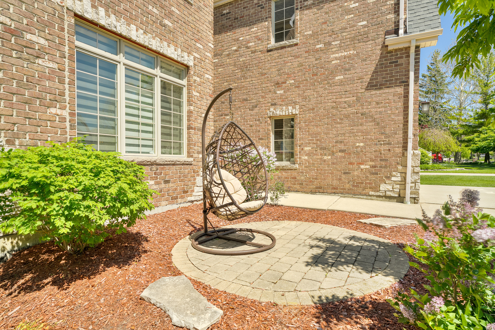 643 W Crockett Avenue, Elmhurst, IL 60126