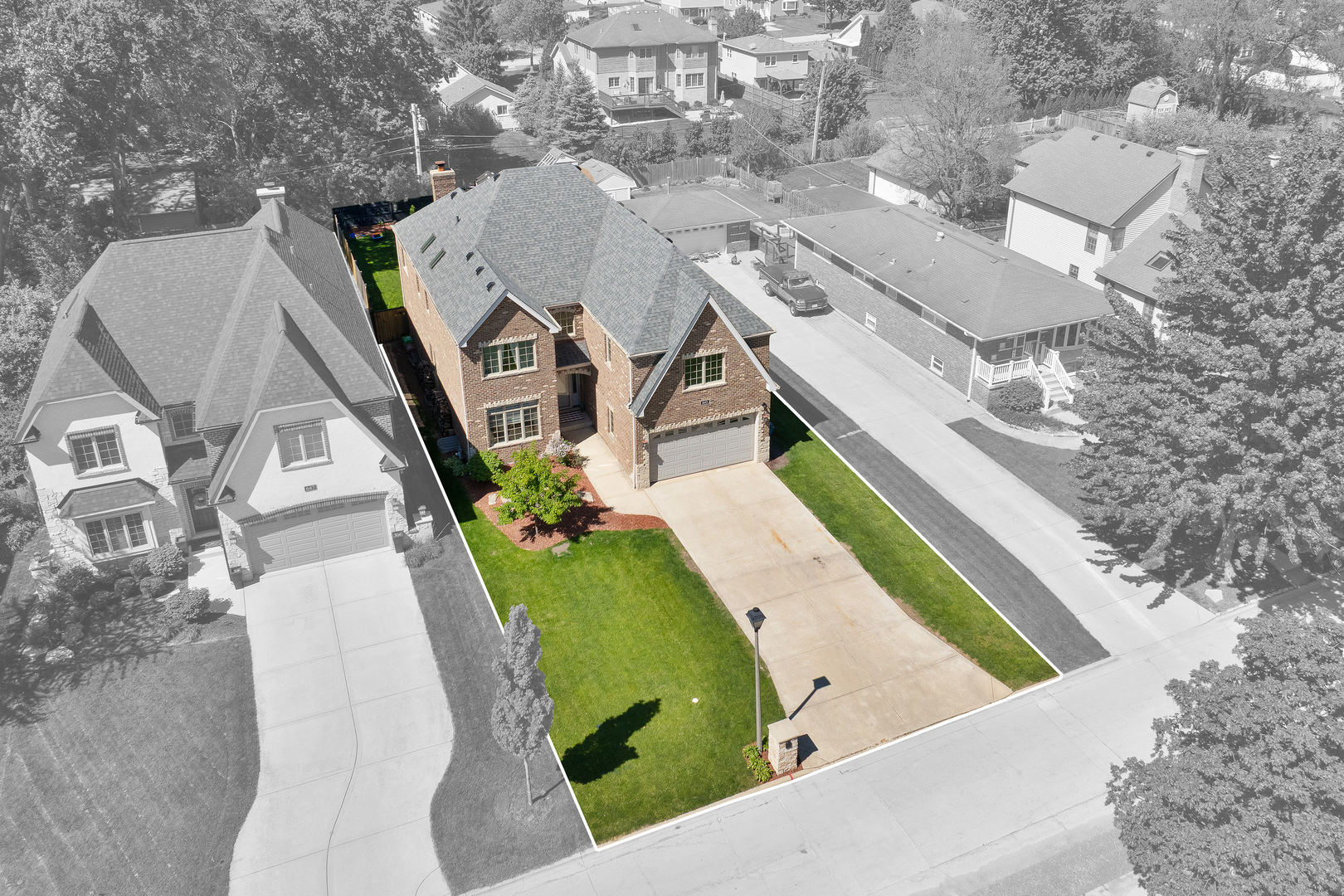 643 W Crockett Avenue, Elmhurst, IL 60126