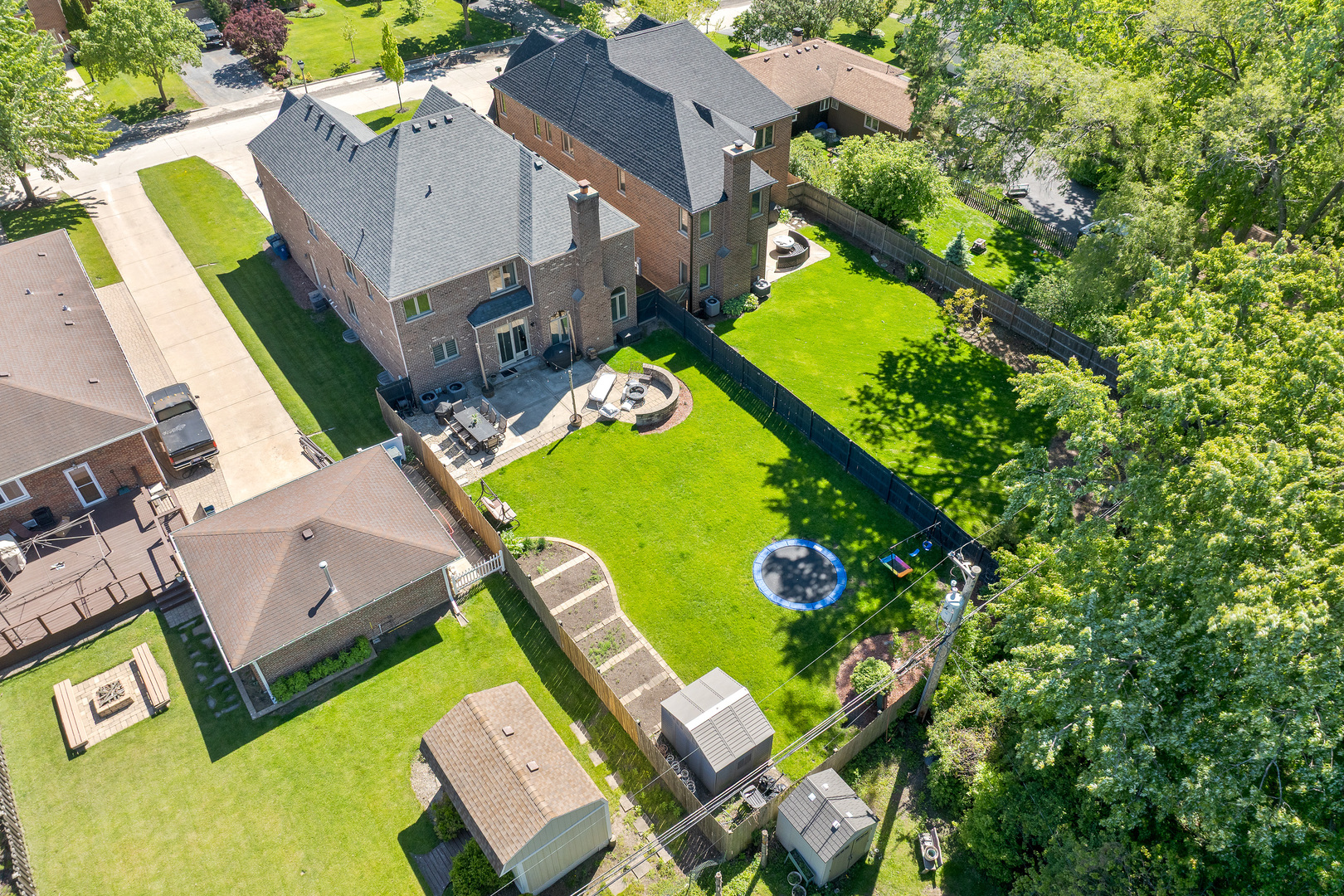 643 W Crockett Avenue, Elmhurst, IL 60126
