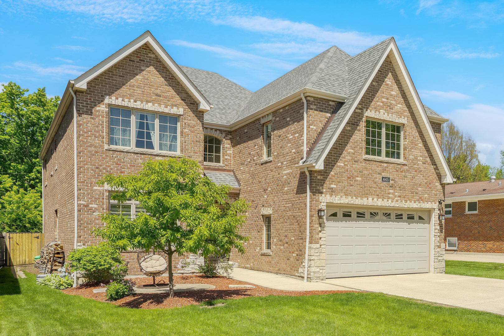 643 W Crockett Avenue, Elmhurst, IL 60126