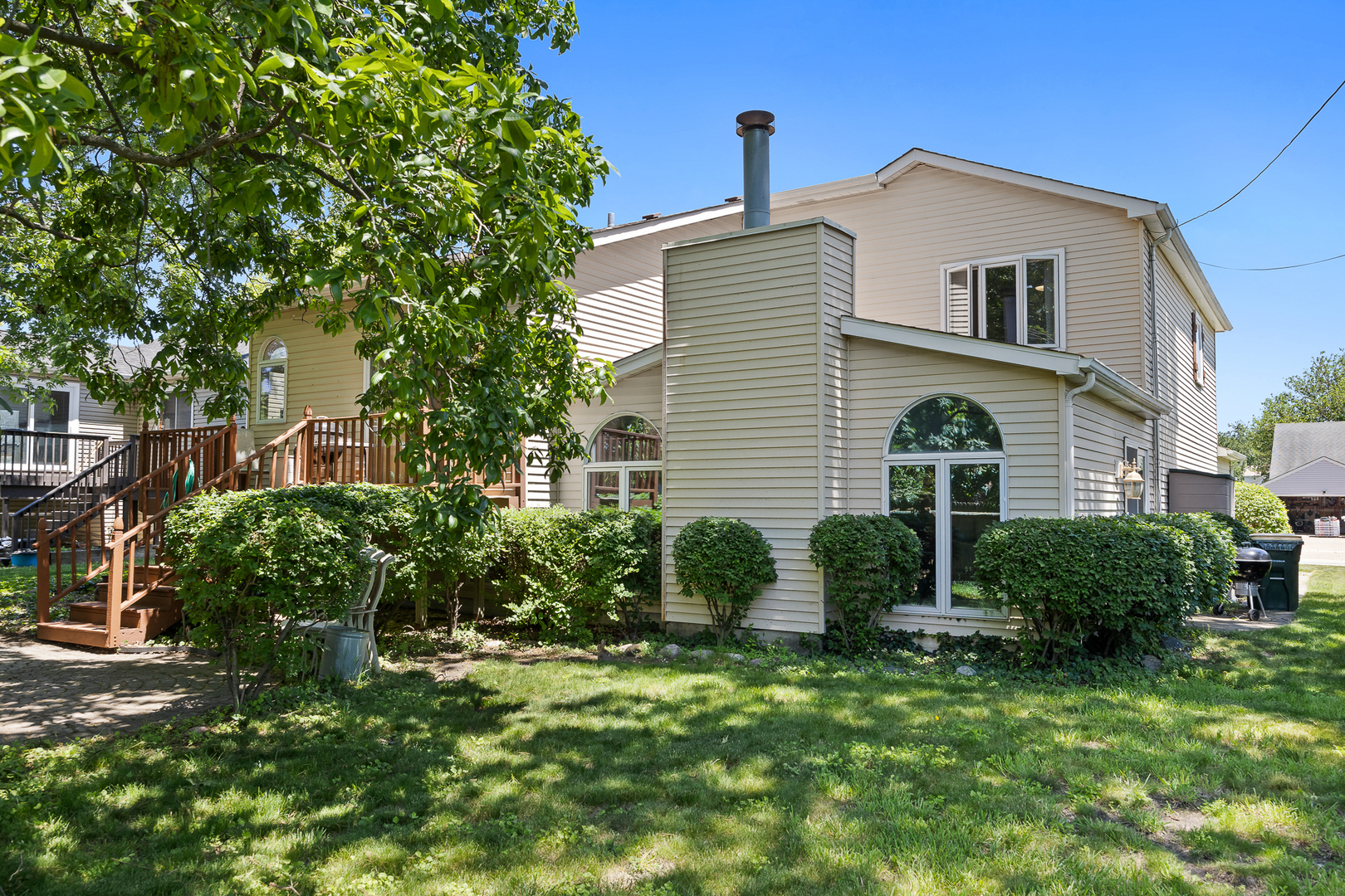 8100 Geneva Street, Woodridge, IL 60517