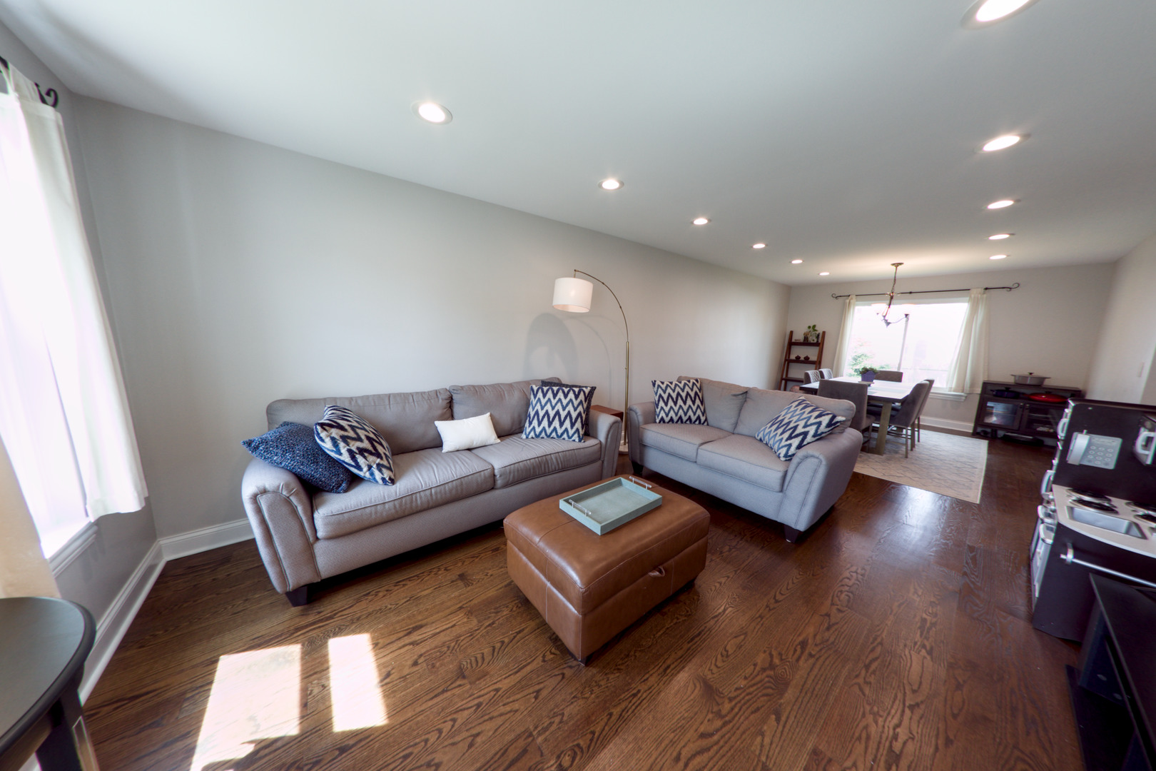 1284 Regent Drive, Mundelein, IL 60060
