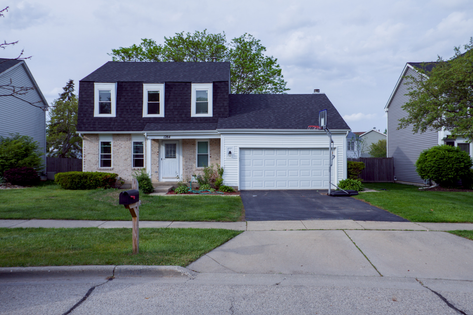1284 Regent Drive, Mundelein, IL 60060