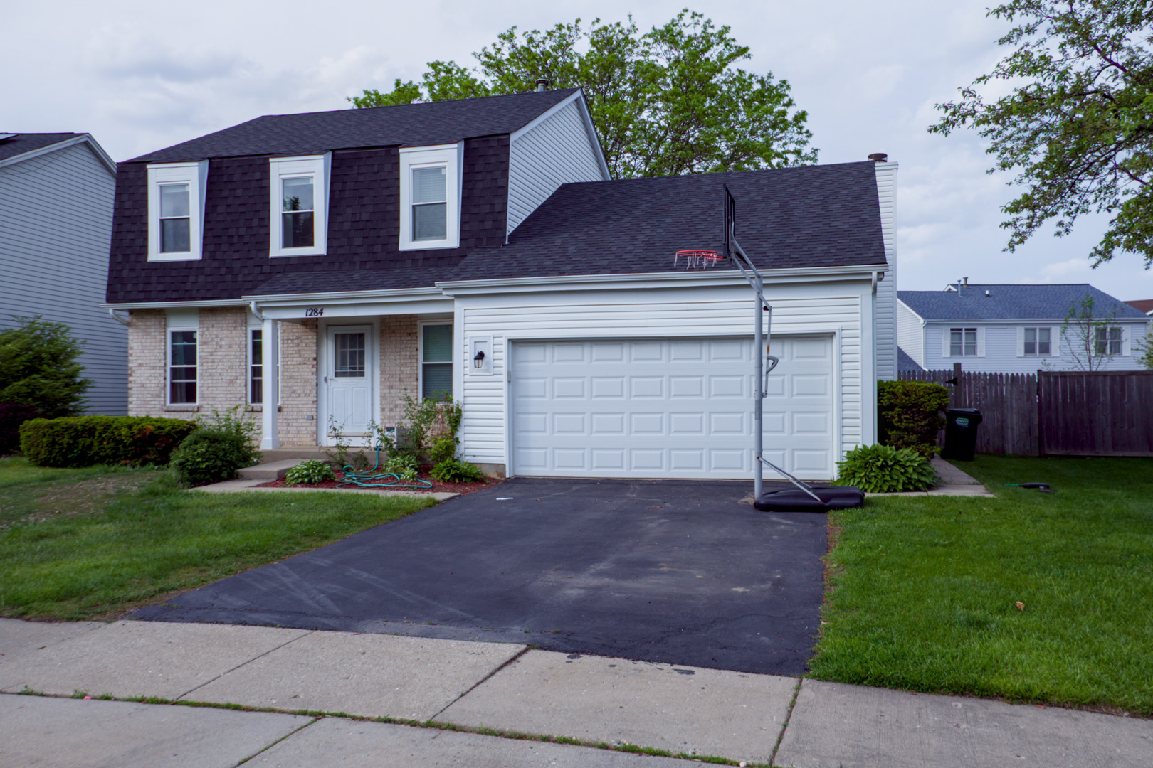 1284 Regent Drive, Mundelein, IL 60060