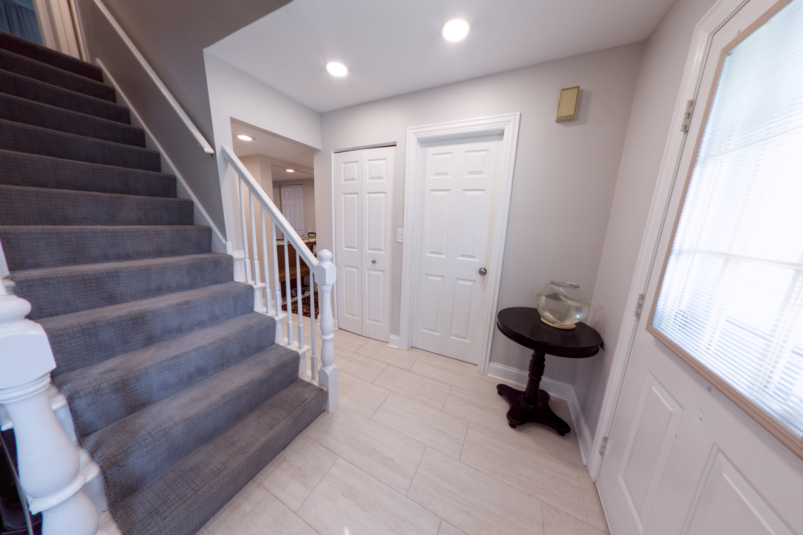 1284 Regent Drive, Mundelein, IL 60060
