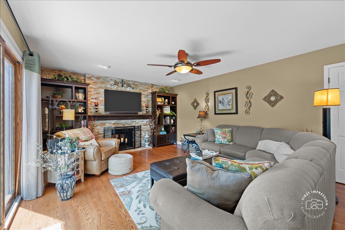 25W185 Setauket Avenue, Naperville, IL 60540