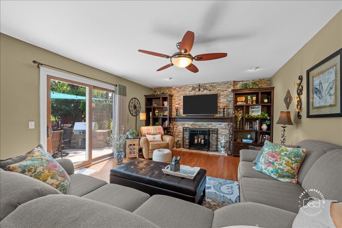 25W185 Setauket Avenue, Naperville, IL 60540