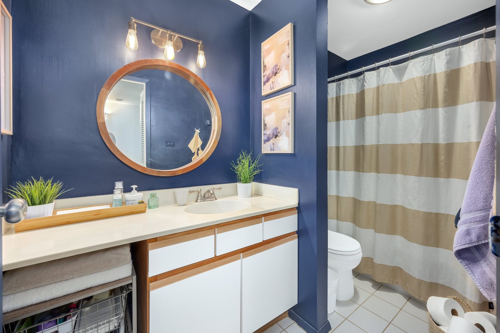6109 Knoll Wood Road #102, Willowbrook, IL 60527