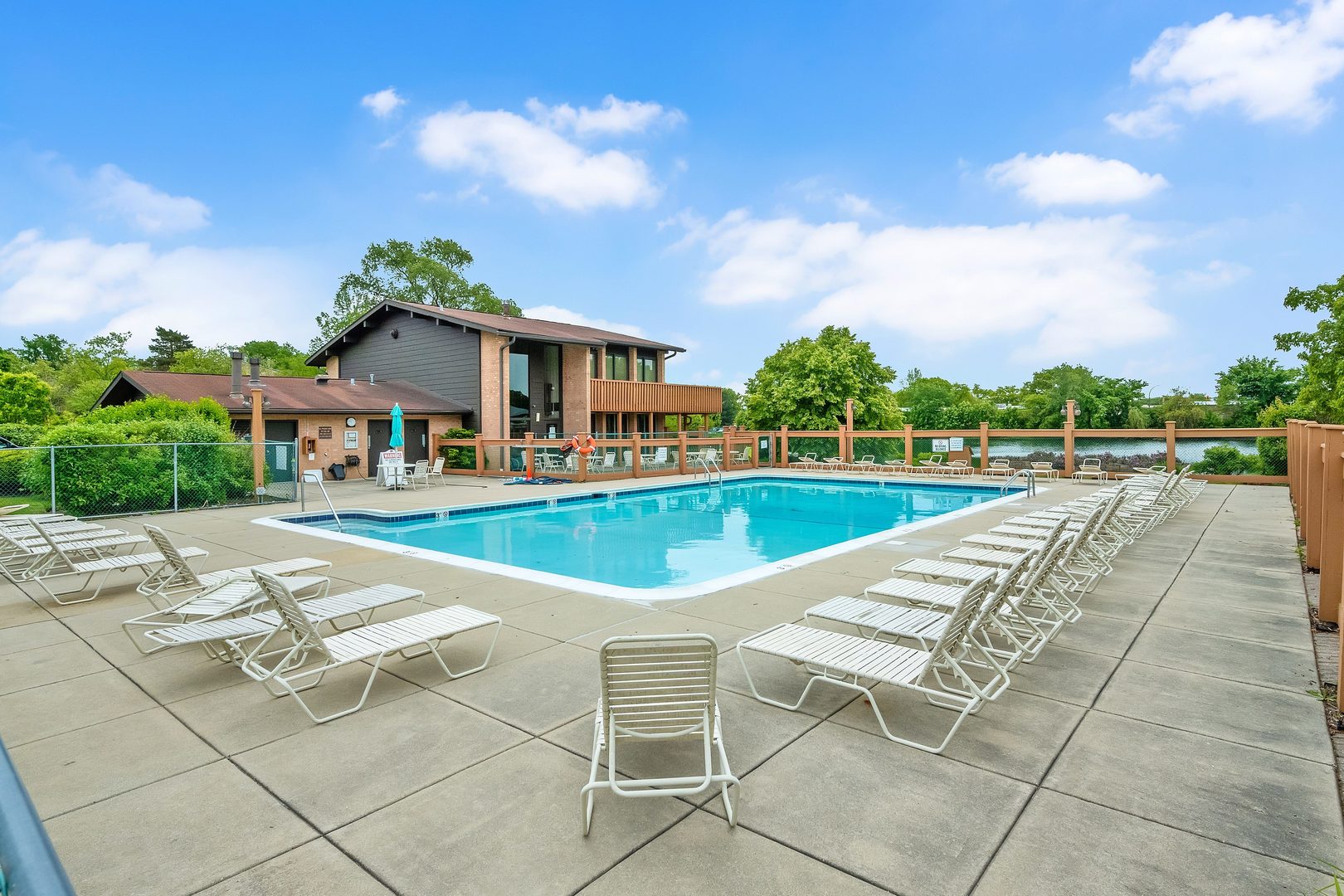 6109 Knoll Wood Road #102, Willowbrook, IL 60527