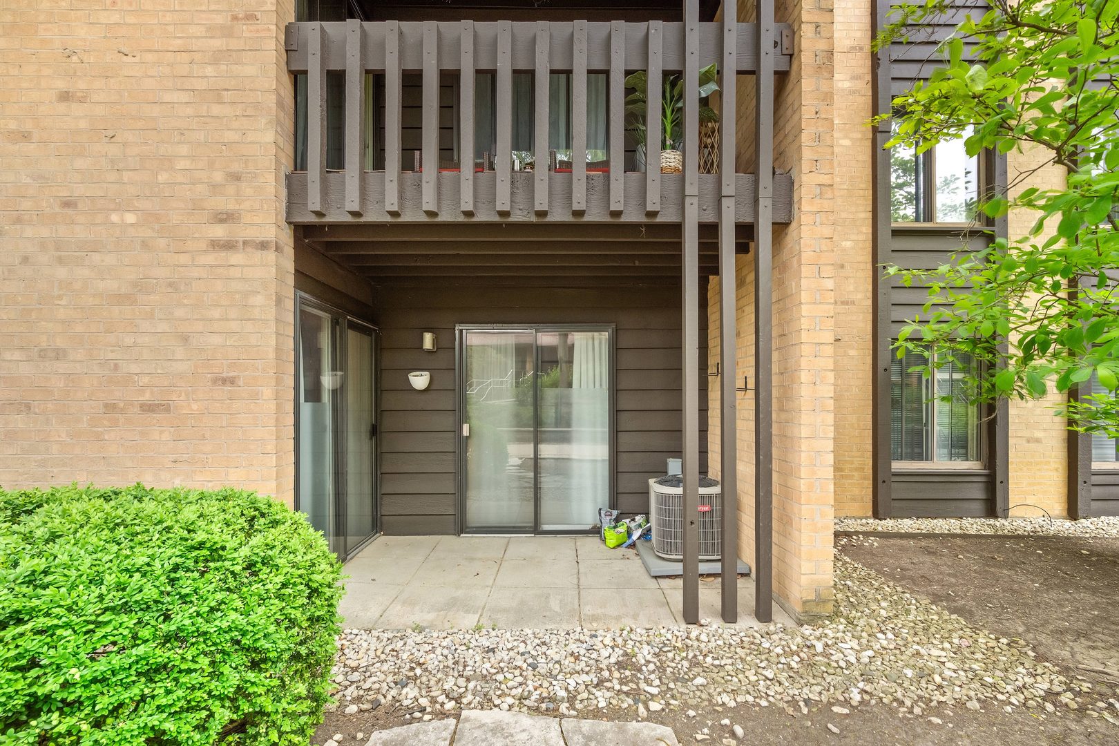 6109 Knoll Wood Road #102, Willowbrook, IL 60527