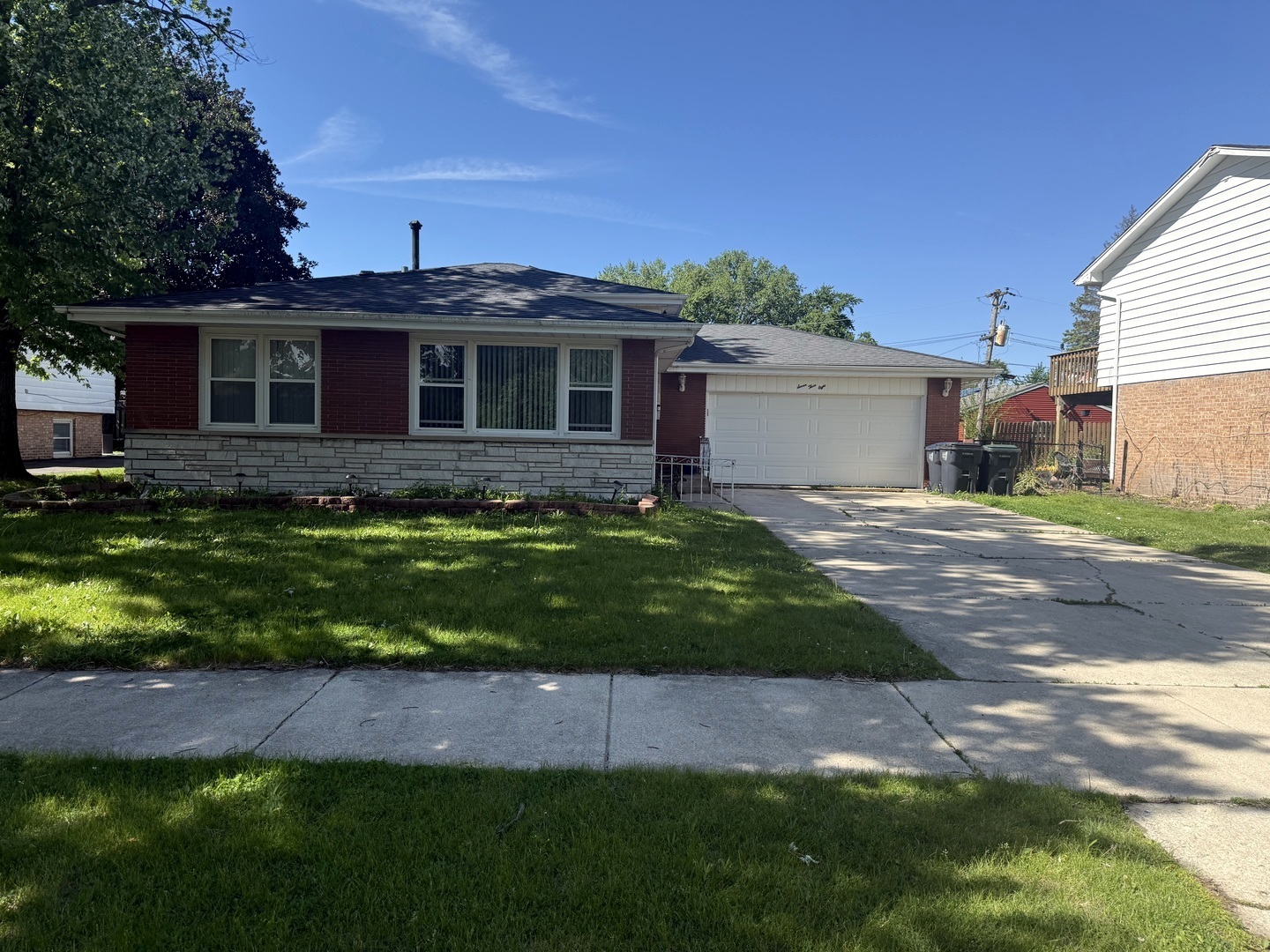 738 E 158th Street, South Holland, IL 60473