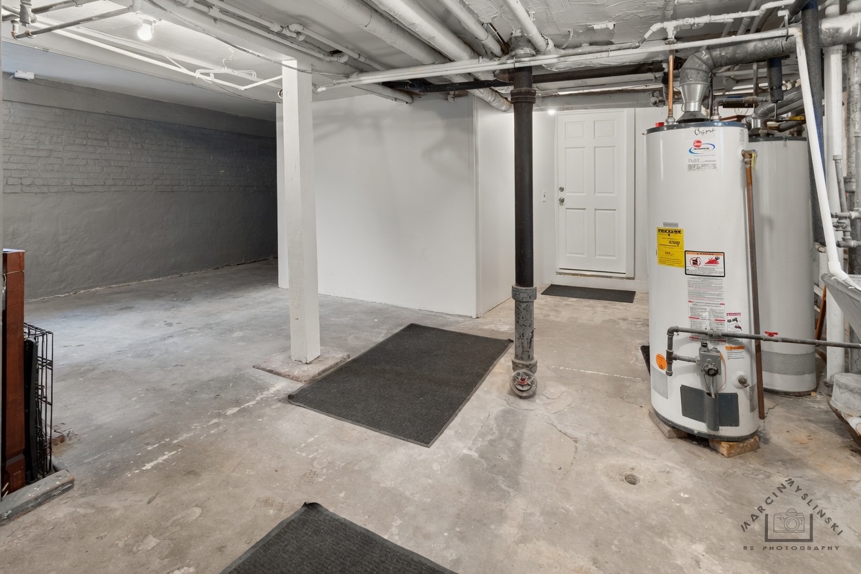 5041 W Agatite Avenue, Chicago, IL 60630