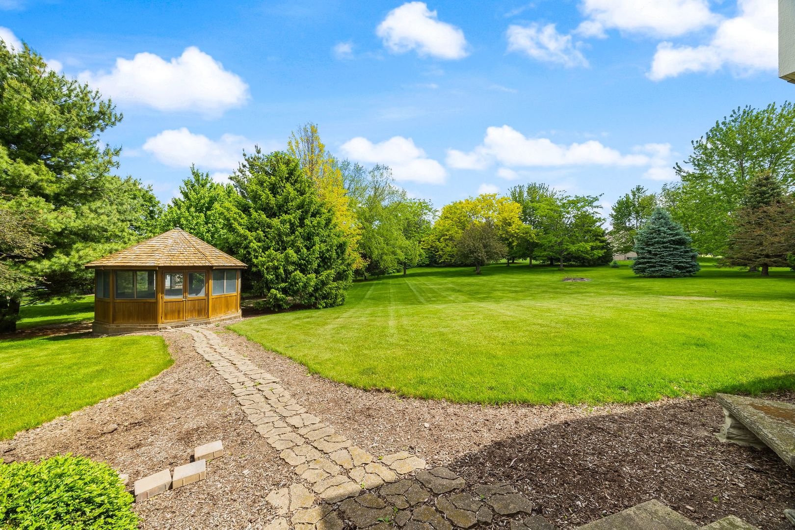 45W288 Sumac Lane, Hampshire, IL 60140