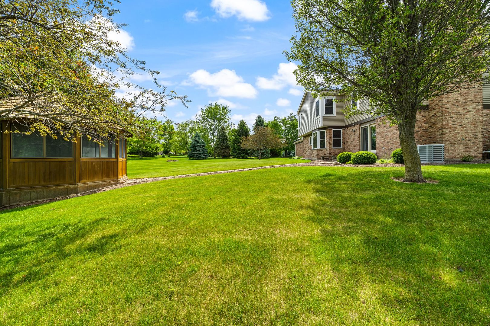45W288 Sumac Lane, Hampshire, IL 60140