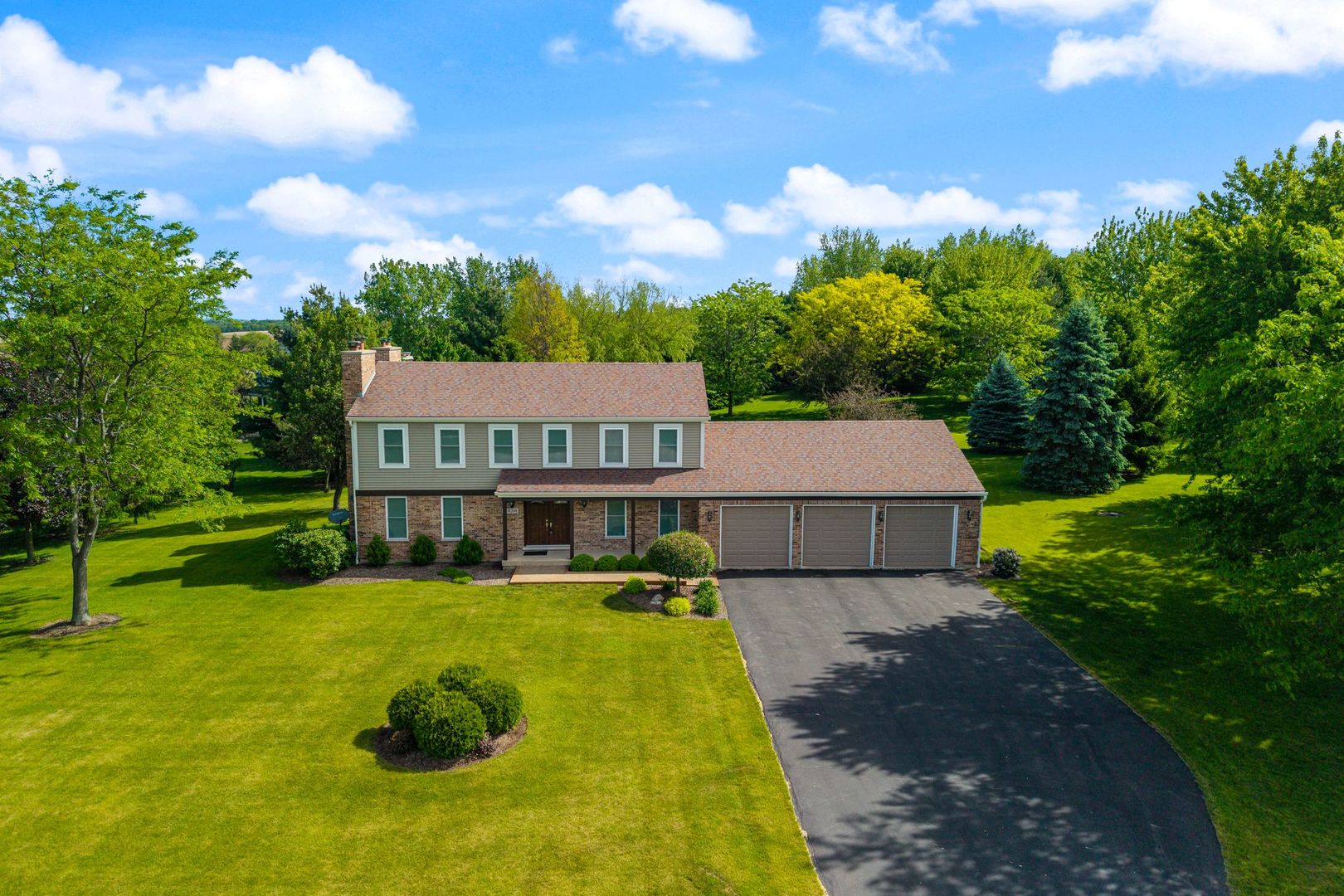 45W288 Sumac Lane, Hampshire, IL 60140