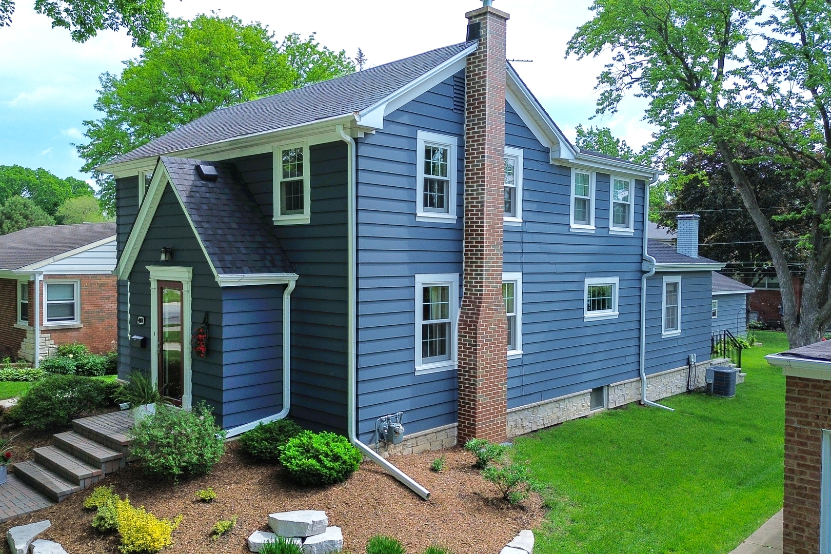 407 N PROSPECT MANOR Avenue, Mount Prospect, IL 60056