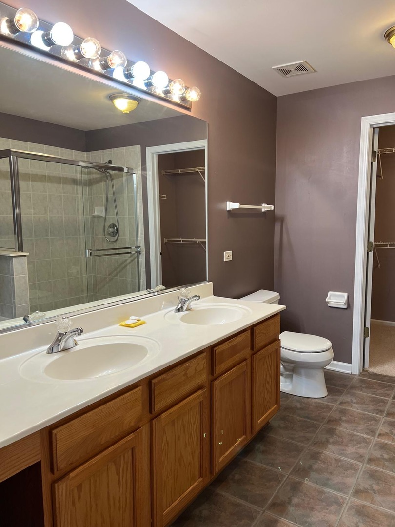2210 Scott Lane, Aurora, IL 60502