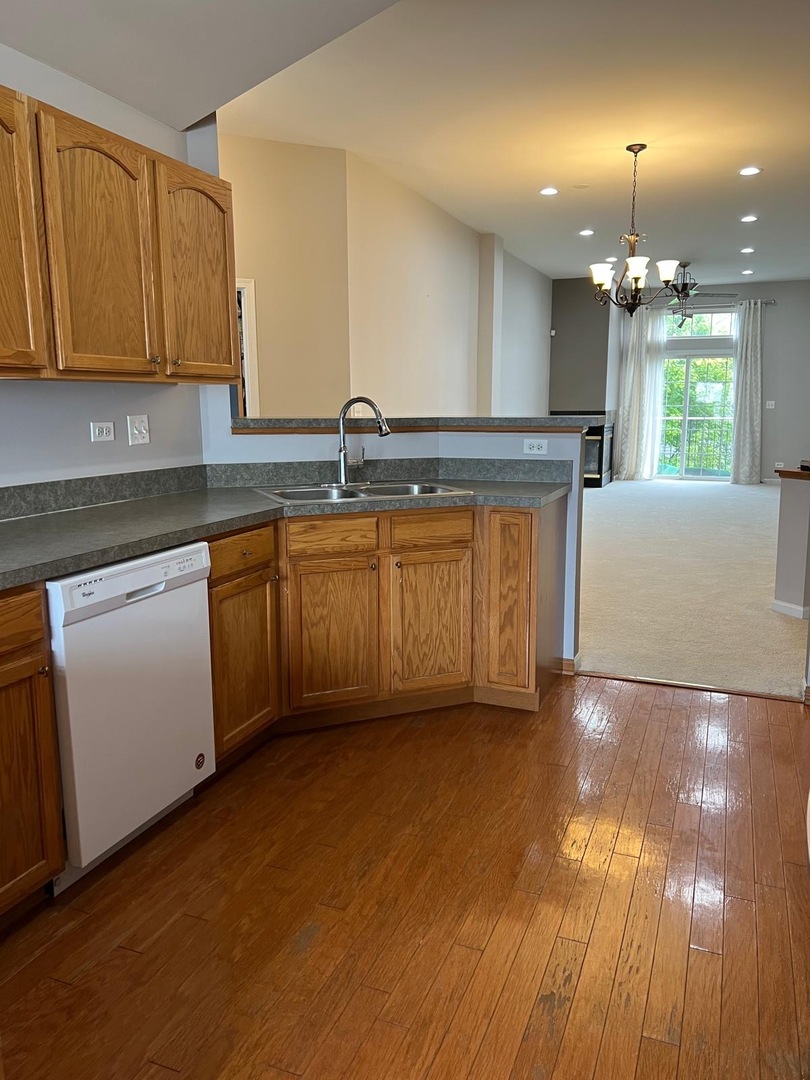 2210 Scott Lane, Aurora, IL 60502