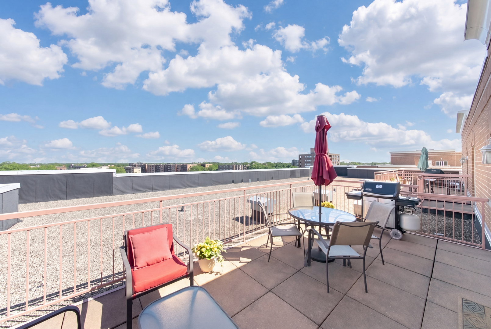 787 Graceland Avenue #604B, Des Plaines, IL 60016