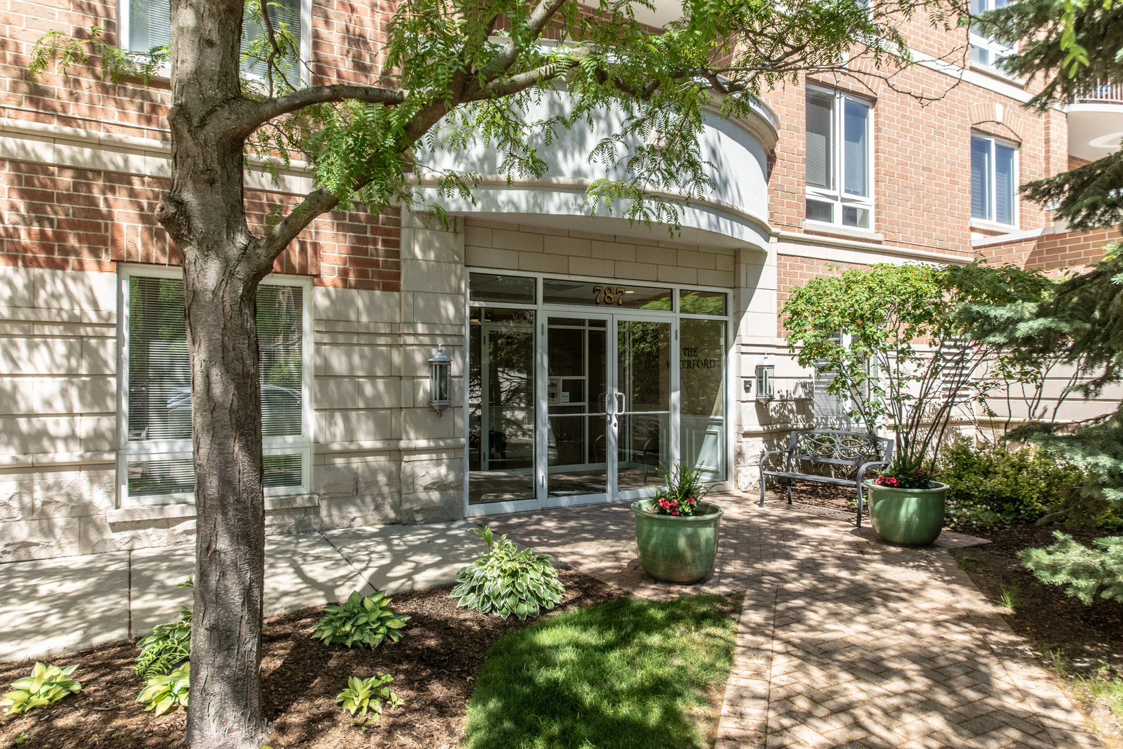 787 Graceland Avenue #604B, Des Plaines, IL 60016