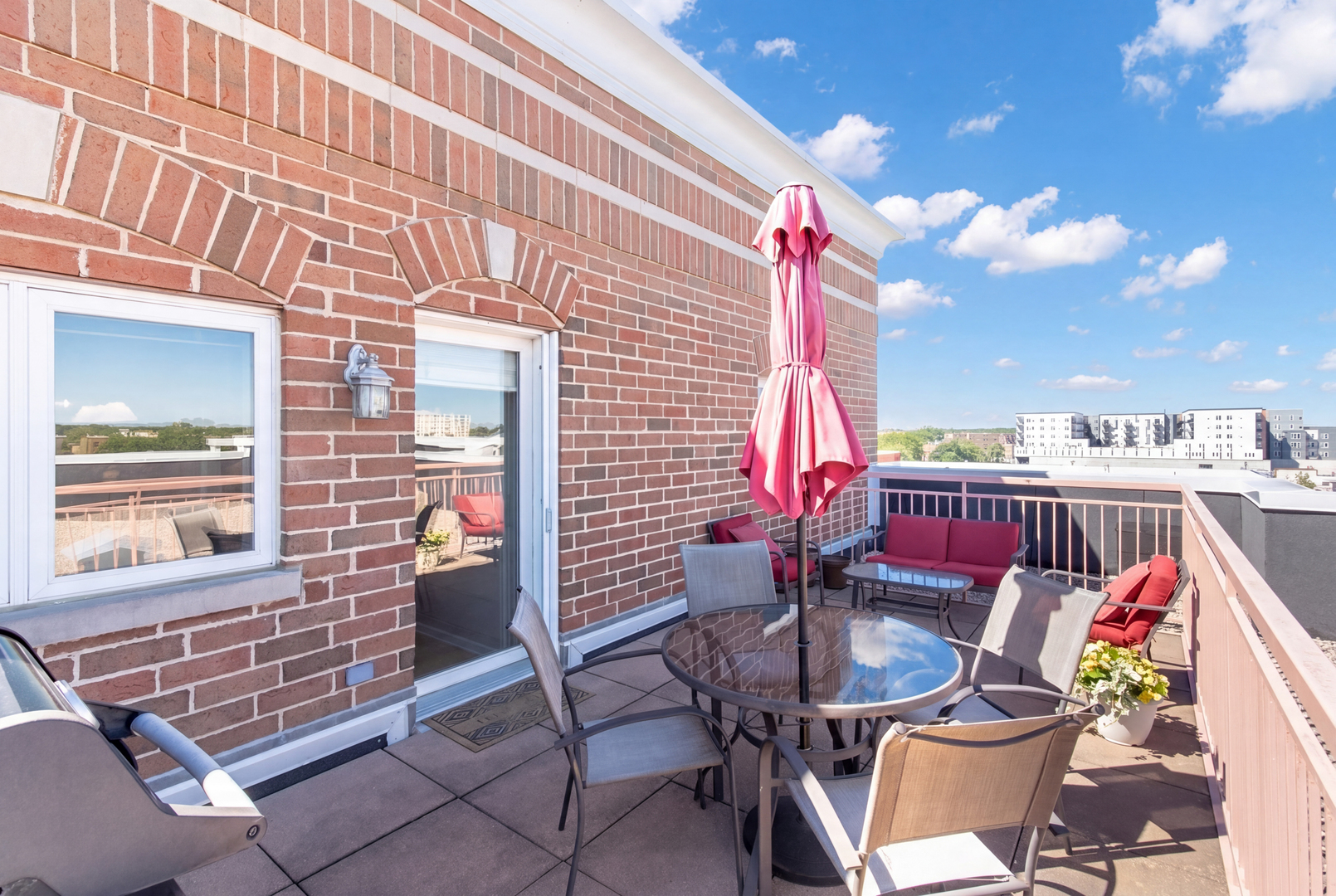 787 Graceland Avenue #604B, Des Plaines, IL 60016