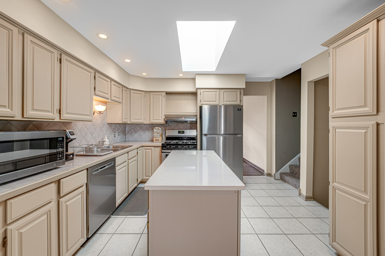 8938 W 169th Place, Orland Hills, IL 60487