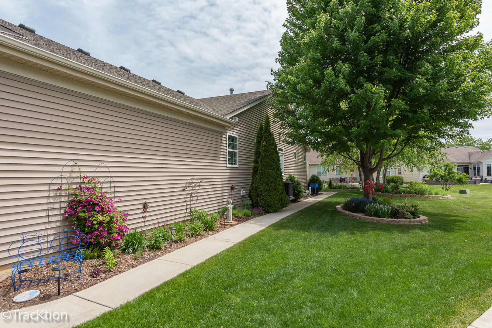 16601 Grandwood Lake Drive, Crest Hill, IL 60403