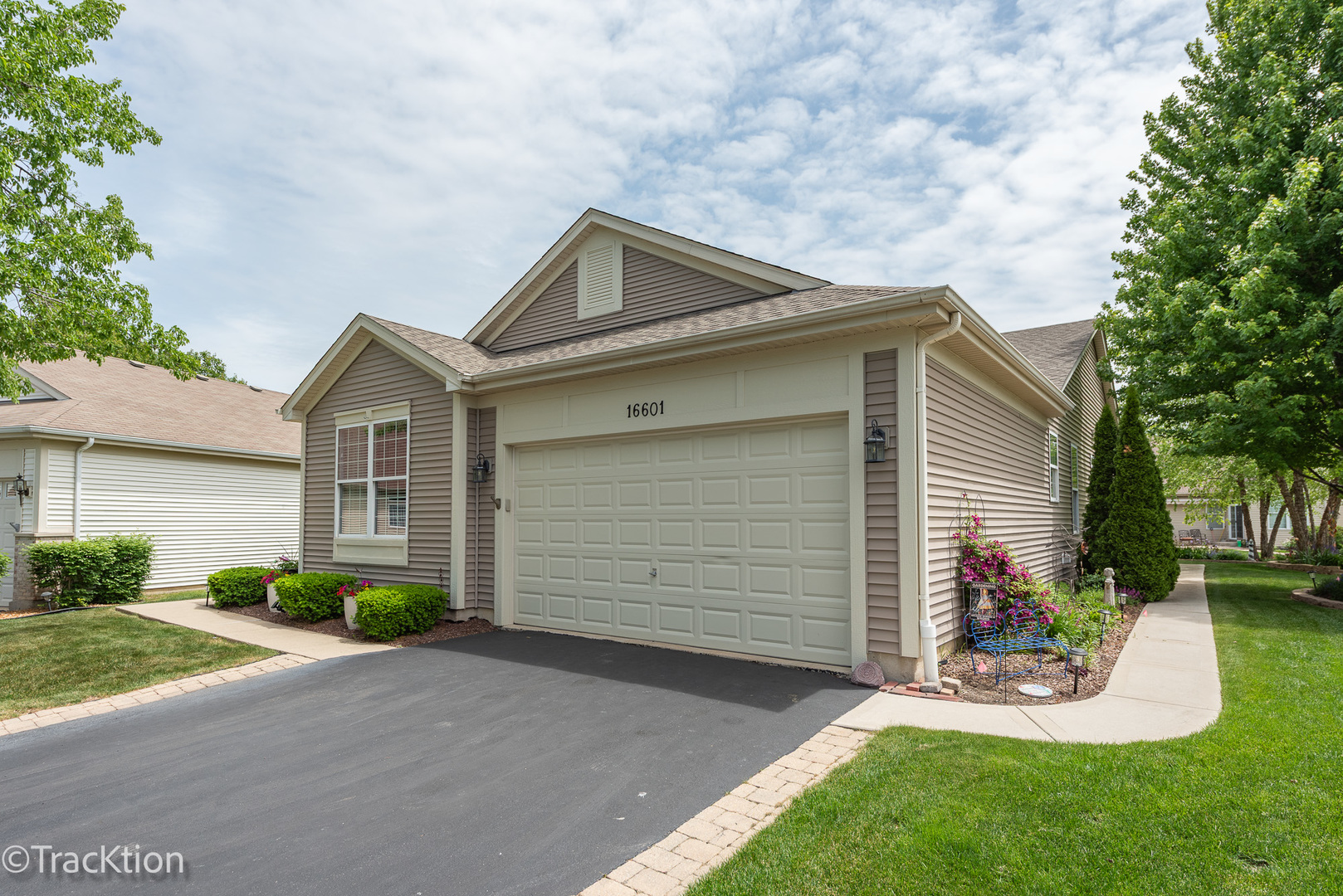 16601 Grandwood Lake Drive, Crest Hill, IL 60403